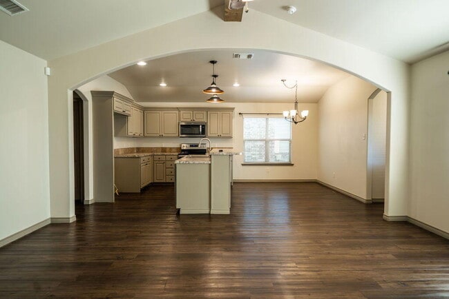 Photo - 7904 Avenue L