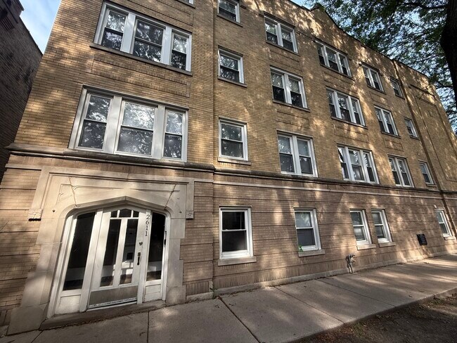 Photo - 2611 N Fairfield Ave Apartment Unit 2