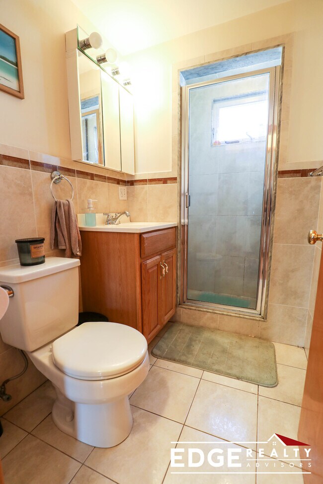 Photo - 60 Glencoe St Unit 3