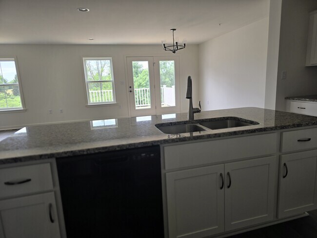 Photo - 7411 Red Oak Ct