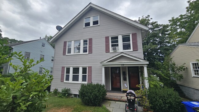 Building Photo - 52 Redlands Rd Unit 1