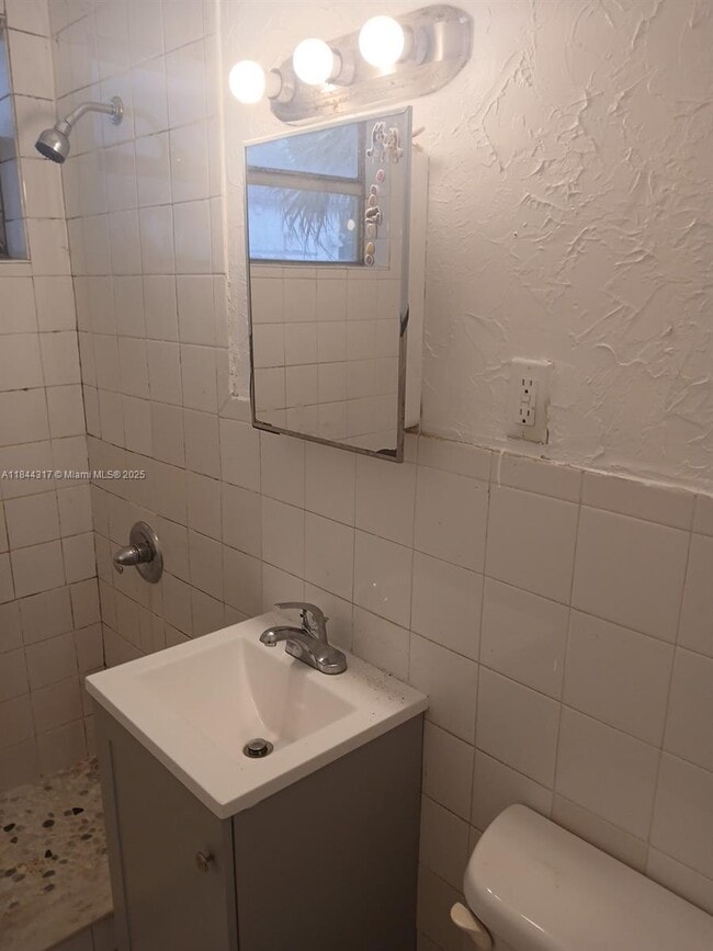 Photo - 115 Roberts Rd