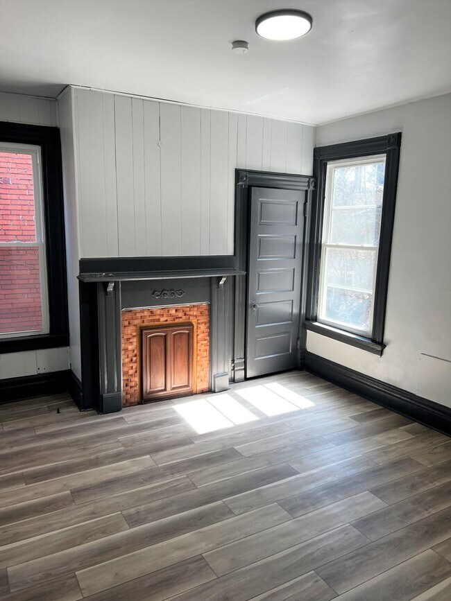 239 Watson Blvd Unit 2