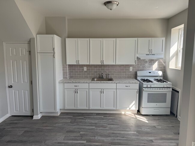 Building Photo - 2111 Belair Rd Rental