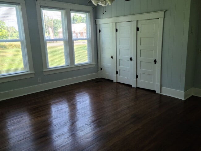 Photo - Main Street Unidad 709 A Main St