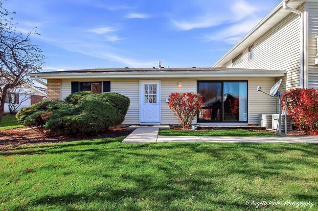 Building Photo - 1303 Forestdale Ct