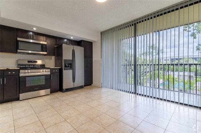 Building Photo - 8420 SW 133rd Avenue Rd Unit 312 Rental