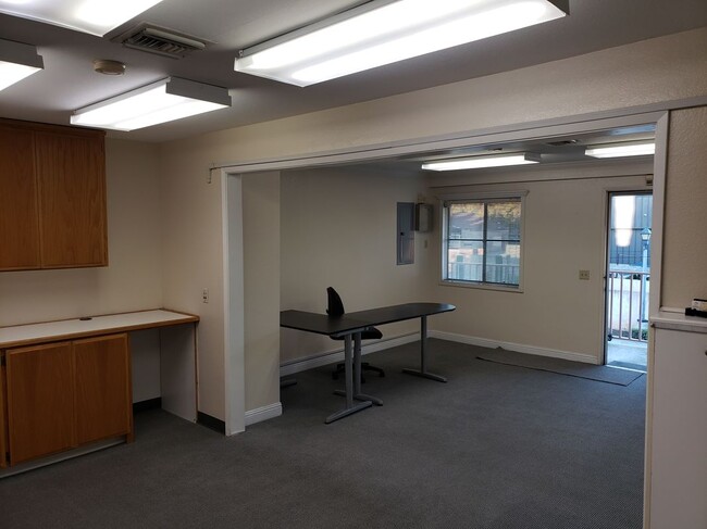 Photo - 229 W Bonita Ave Unidad 2A - OFFICE SPACE #2A