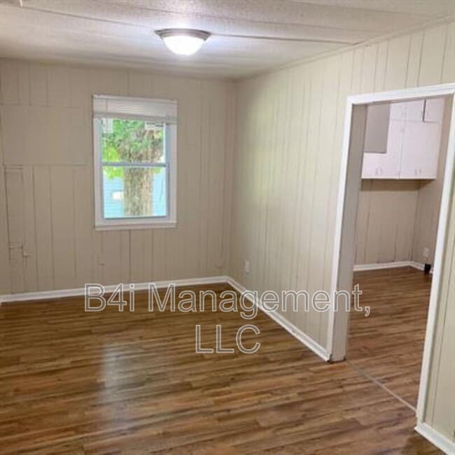 Photo - 110 Scott Hill St