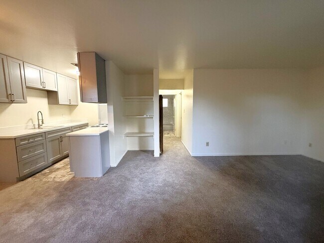 Photo - Charming Ground-Level 2?Bed / 1?Bath in Alameda – Unit B