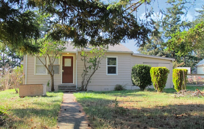 Photo - ***PENDING APPLICATION***2 Bed/1 Bath Char...