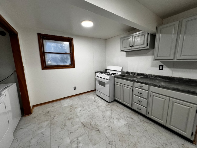 Building Photo - 1109 Buffalo St