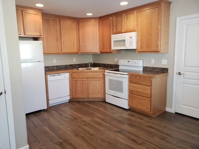 Photo - 1541 Derby St Unit 2 Unit 4