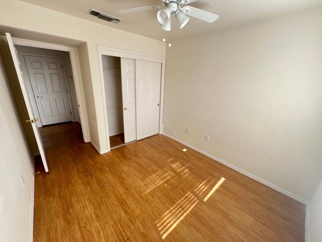 Photo - 2227 Hallston St