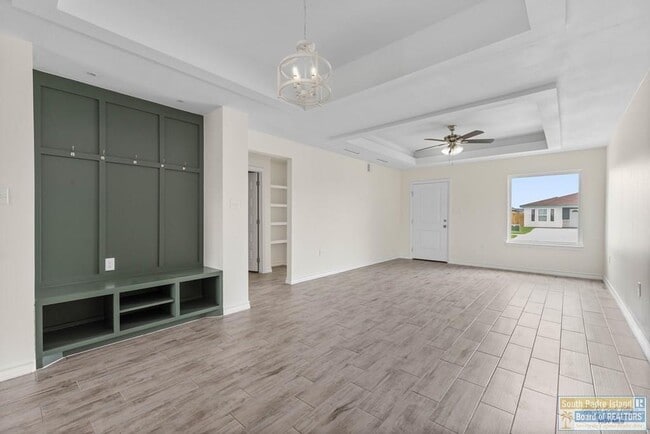 Photo - 690 Seminole Ln