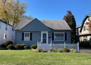 Photo - 636 Trumbull Ave SE House