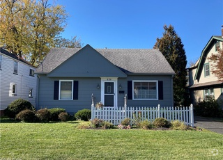 Building Photo - 636 Trumbull Ave SE Rental