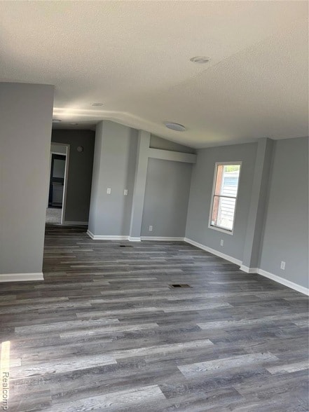 Photo - 1524 Crescent Ln Dr