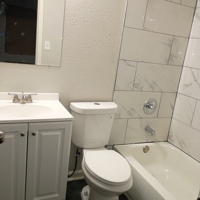 Photo - 2900 Flora Ave