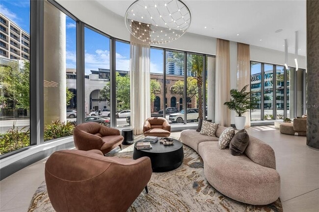 275 1st Ave S Unit 2204