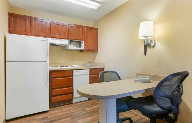 Emerald Suites at Chandler
