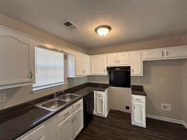 Photo - 7610 Bridelwreath Dr