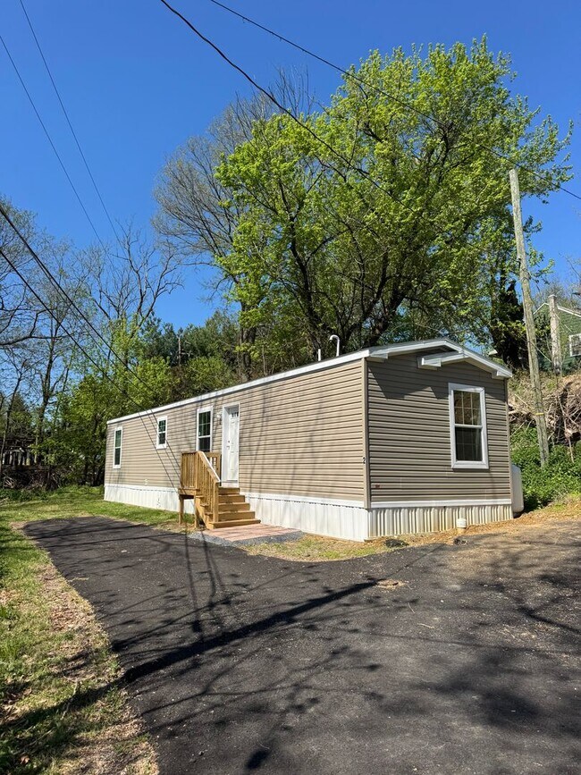 Photo - 465 Royal Manor Rd Unit #2