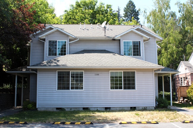 Photo - 1100 NE B St