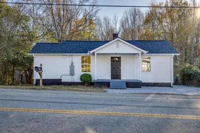 Building Photo - 3/2 Available Now Rental