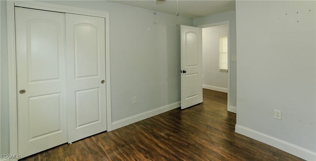 Building Photo - 310 Burland St Rental