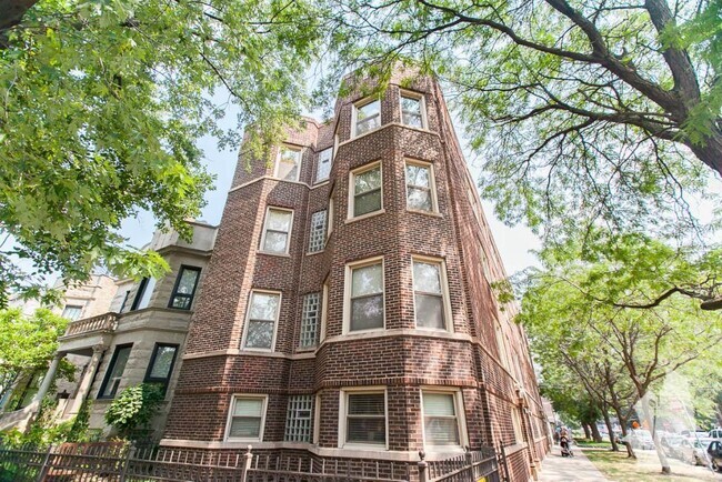 Building Photo - 1150 W Waveland Ave Unit 1212-1214-2 Rental