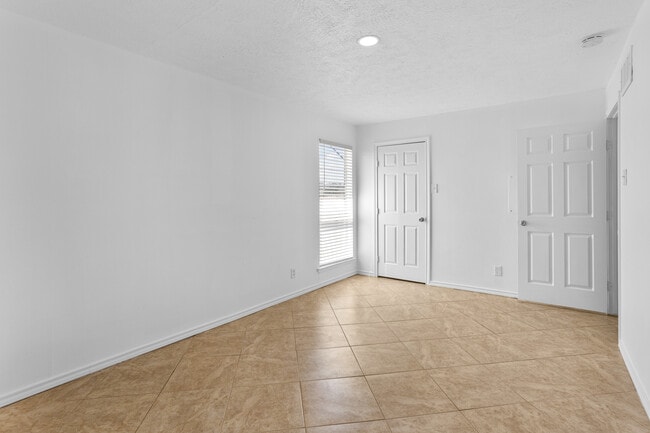 5727 Richmond