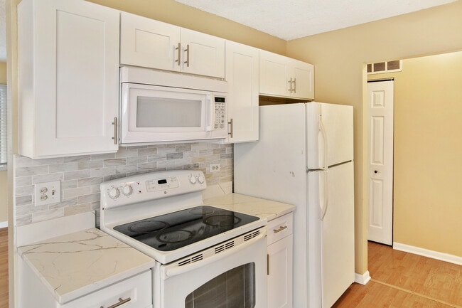 Photo - 3382 Fox Hill Rd