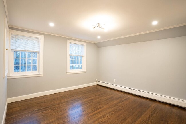 Photo - 42 Puddingstone Ln