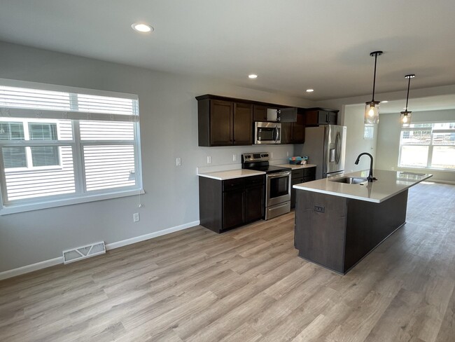 Photo - 2125 Spring Dreams Ln