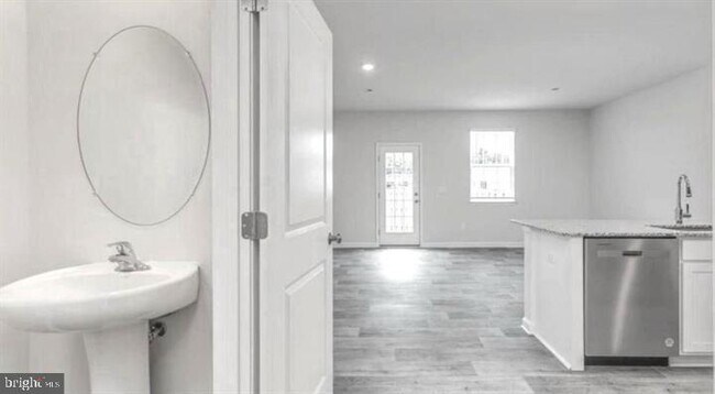 Photo - 218 Baker Dr