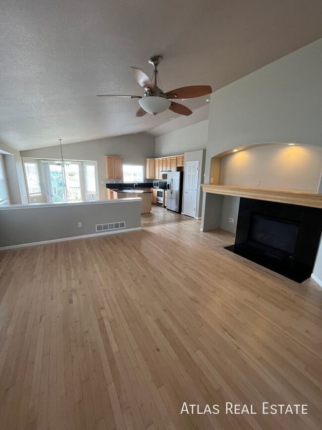 Building Photo - 15812 E 107th Ave