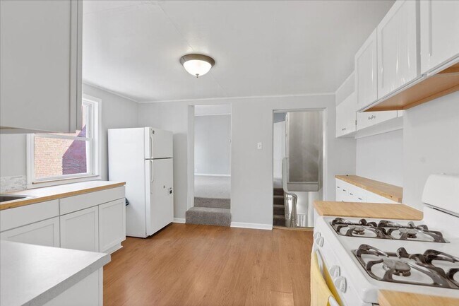 Photo - 176 42nd St Unit 2