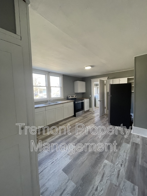 Photo - 1600 S Beech St