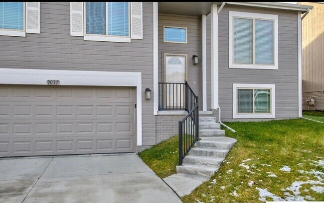 Photo - 9037 Potter St