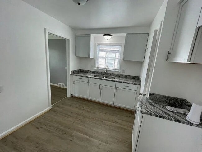 Photo - 3 bed 1 bath Home