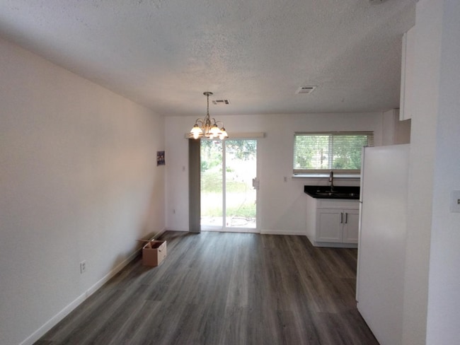 Photo - 2510 Skyline Dr