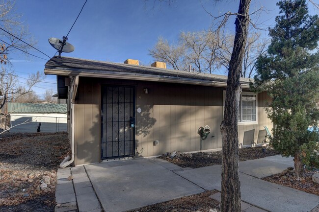 Building Photo - 638 2nd St Unit A
