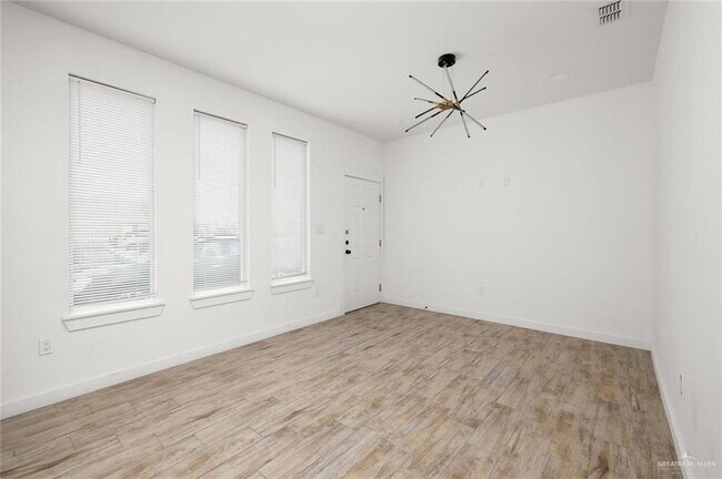 9 W Harrison Ave Unit 9