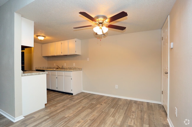 2BR - 900SF Renovated - Dining Area