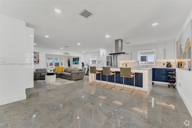 Building Photo - 9530 Jamaica Dr Rental