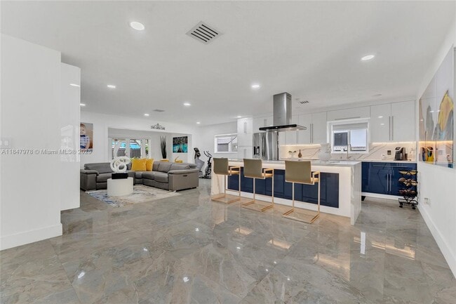 Building Photo - 9530 Jamaica Dr Rental