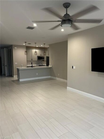 Photo - 7553 Carnegie Way