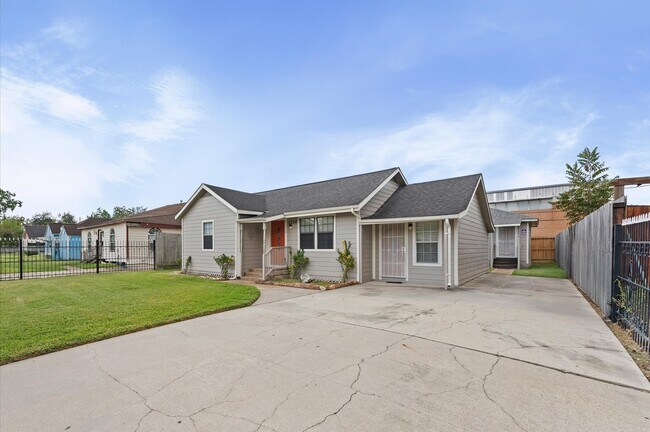 Photo - 2024 Jean St