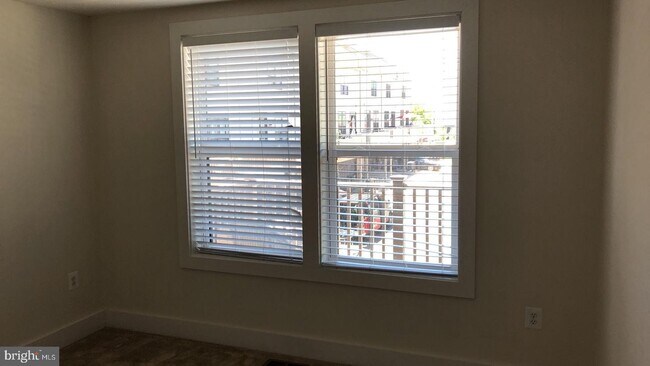 Photo - 20489 Milbridge Ter